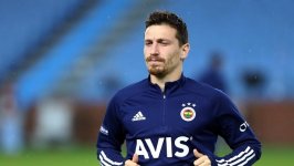 633x358-son-dakika-fb-haberleri-fenerbahcede-mert-hakan-yandastan-buyuk-fedakarlik-1622032533718.jpg